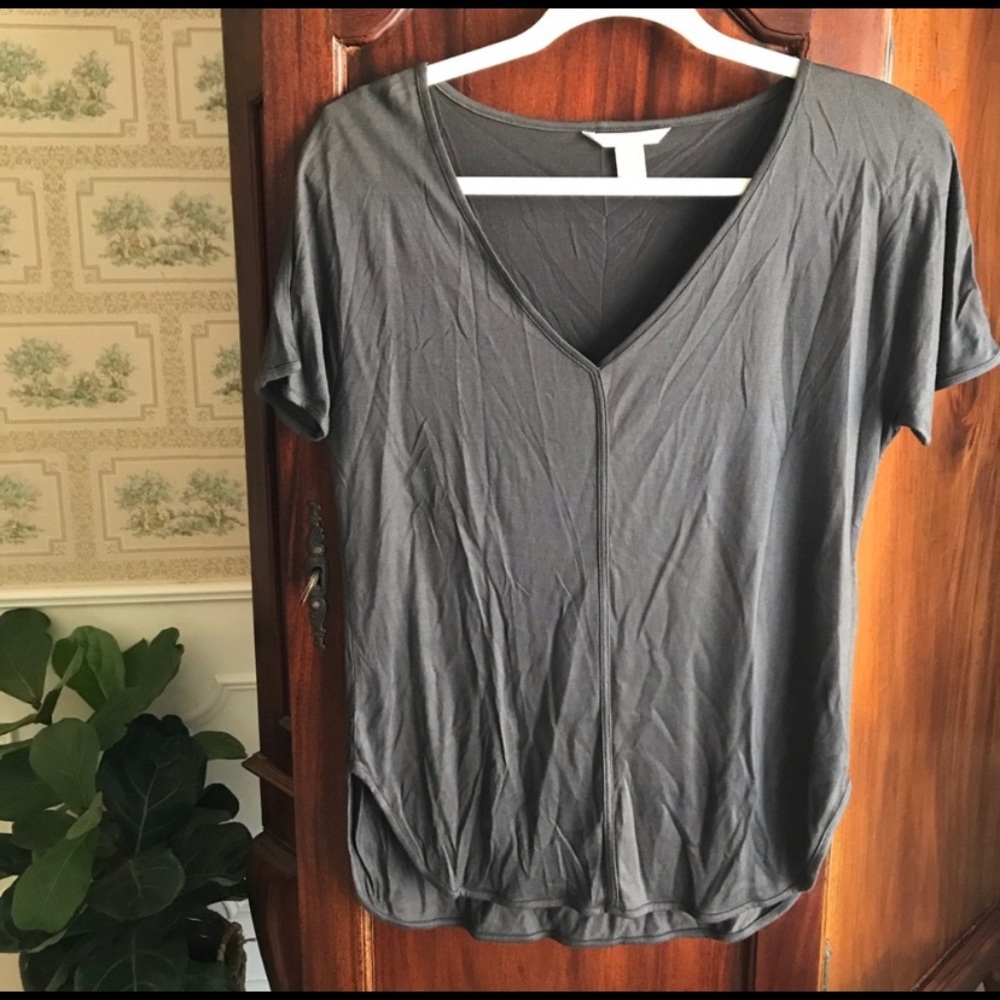 2 Banana Republic Tops (one gray and one white)
